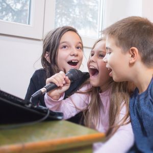 cumpleaños para niños con juegos musicales
